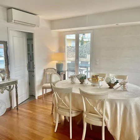 Grace & Breakfast Monaco Oda ve Kahvaltı Beausoleil