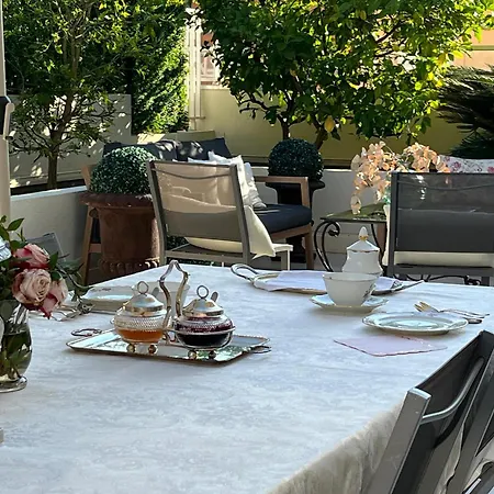 Grace & Breakfast Monaco Bed & Breakfast 3*