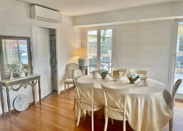 Grace & Breakfast Monaco Bed & Breakfast Beausoleil