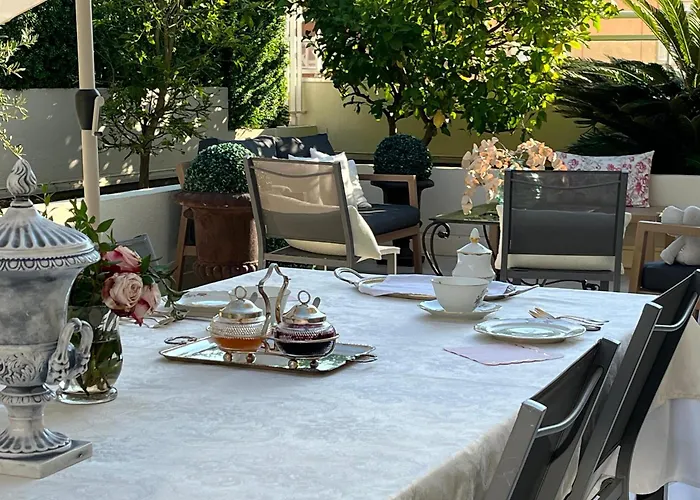 Grace & Breakfast Monaco Bed & Breakfast 3*