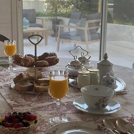 לינה וארוחת בוקר Grace & Breakfast Monaco בוסוליי